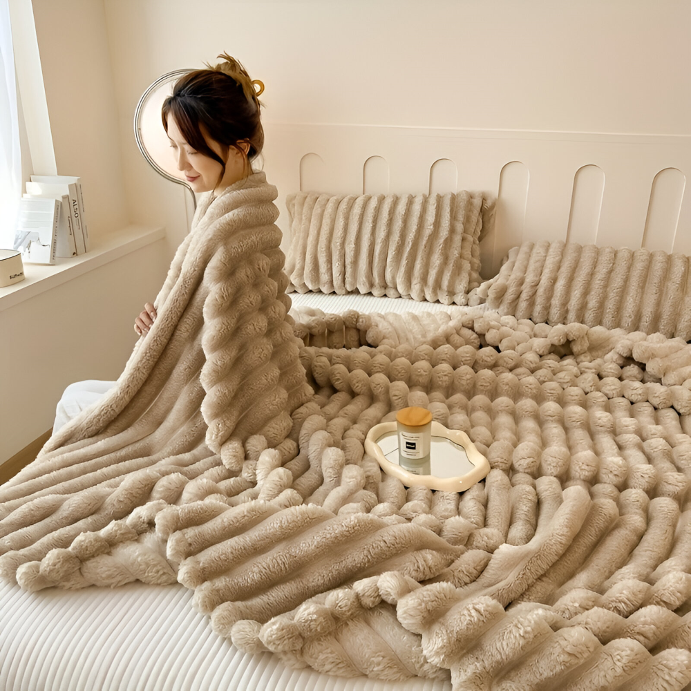 Soft Fleece Throw Blanket – Modern Striped Polyester Sofa and Bed Throw for Living Room and Bedroom