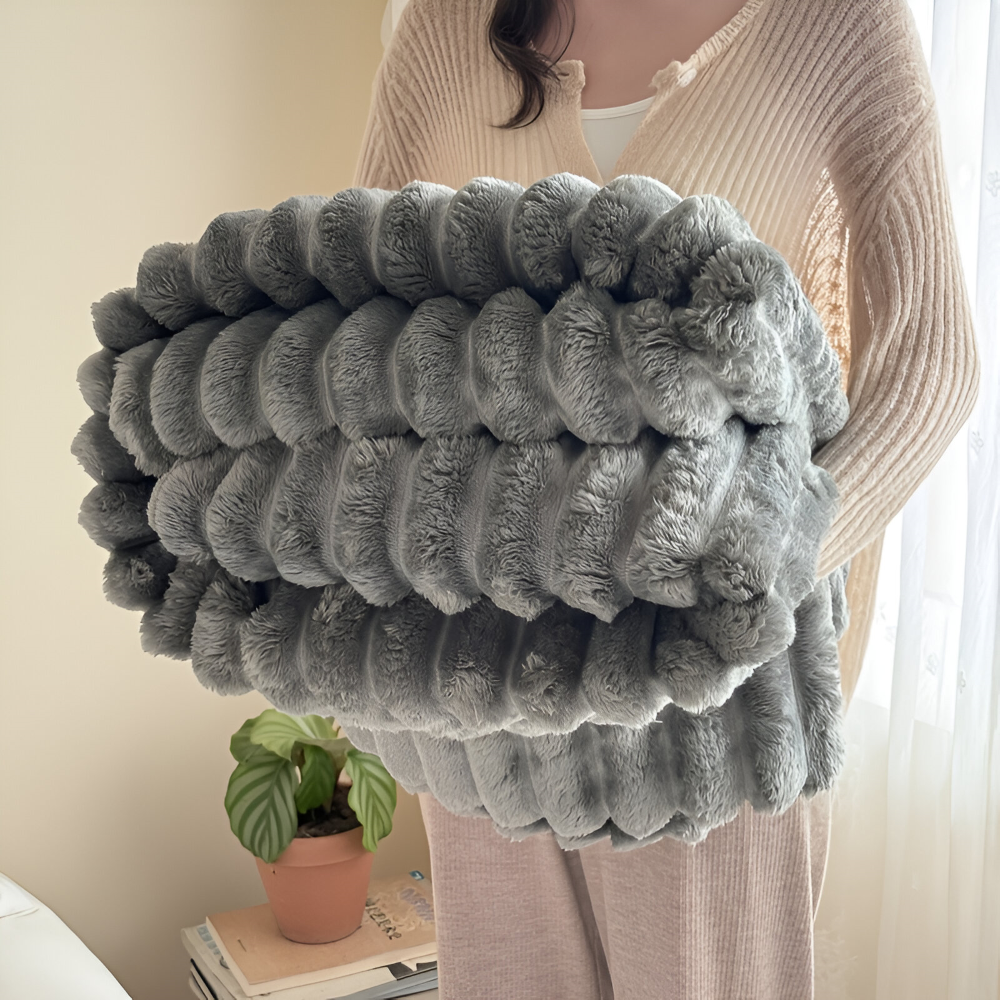 Soft Fleece Throw Blanket – Modern Striped Polyester Sofa and Bed Throw for Living Room and Bedroom