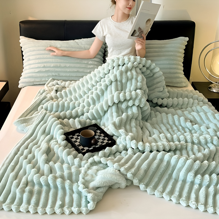 Soft Fleece Throw Blanket – Modern Striped Polyester Sofa and Bed Throw for Living Room and Bedroom