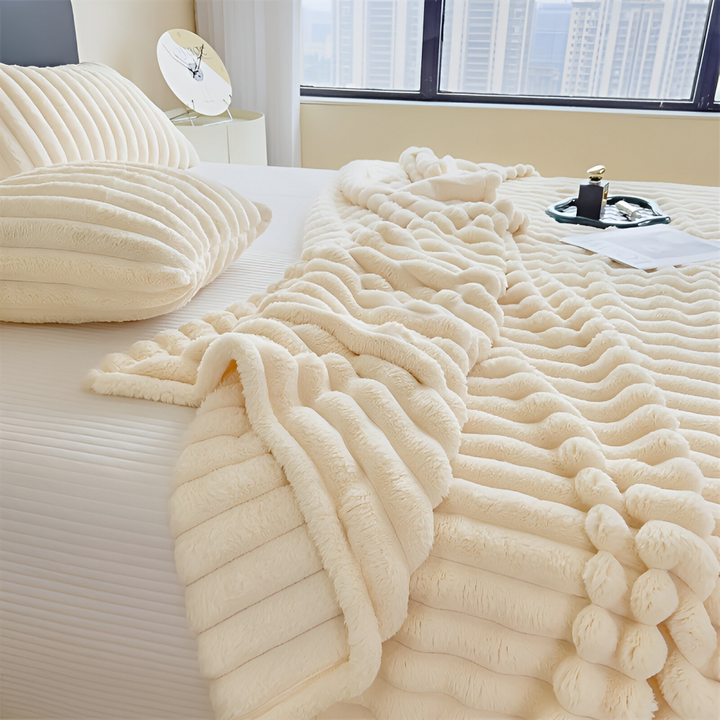 Soft Fleece Throw Blanket – Modern Striped Polyester Sofa and Bed Throw for Living Room and Bedroom