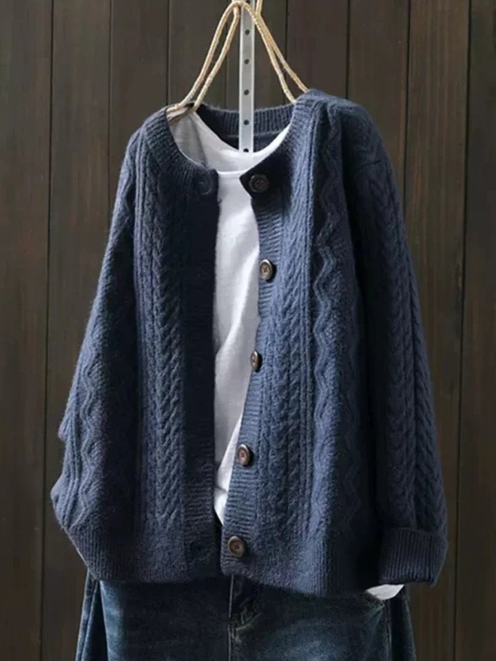 Aveline | Women's Oversized Cable Knit Cardigan