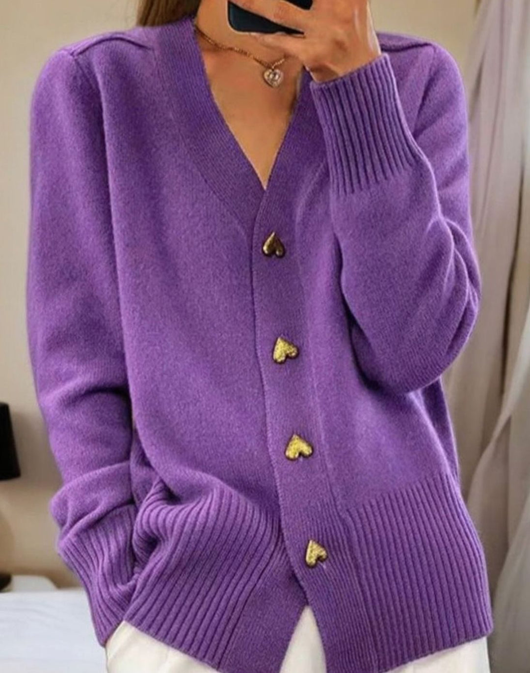 Arwen | Women's V-Neck Ribbed Knit Cardigan with Heart Buttons